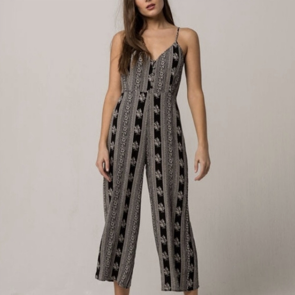 Sky and Sparrow Black & White Jumpsuit Medium NWT